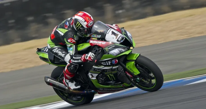 SBK Thailandia, Gara 1: Rea infila Sykes e fa tris. Van der Mark terzo