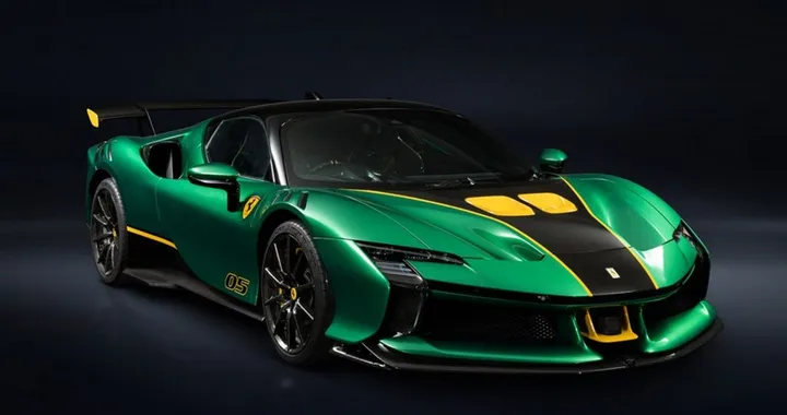 Ferrari SF90 XX Stradale Tailor Made, 1030 CV e record a Fiorano