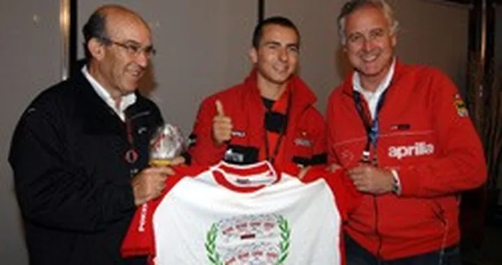 Motomondiale: Poker di titoli mondiali per Aprilia