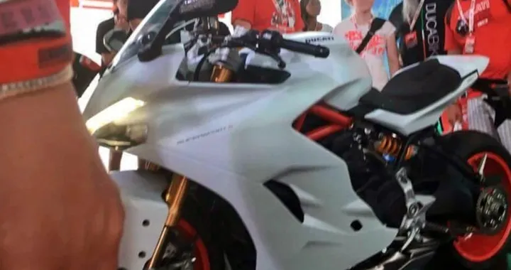 Ducati 939 Supersport: tutti i dettagli