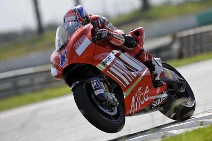 MotoGP: a Phillip Island Re Stoner davanti a tutti