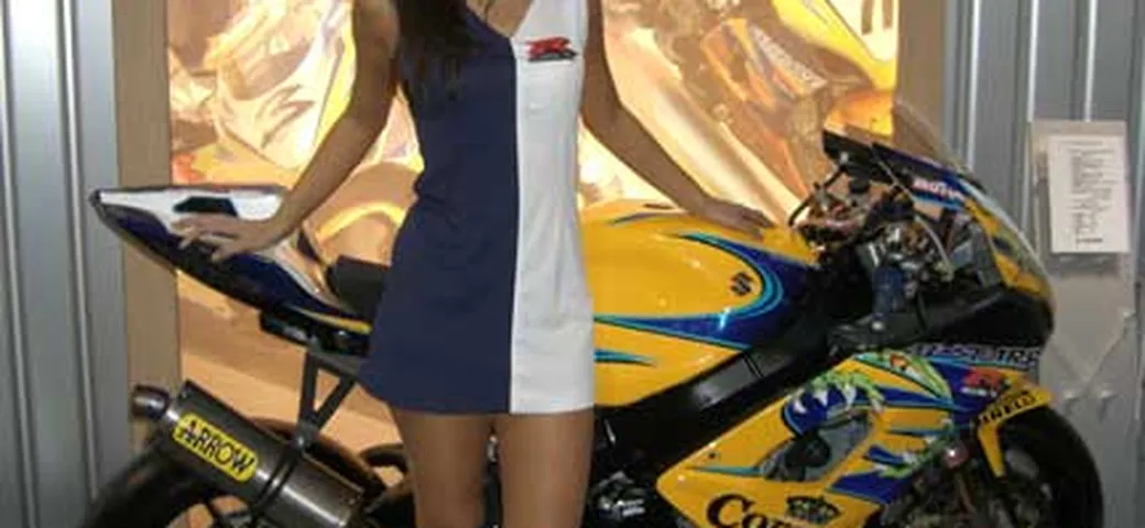 Eicma 2006: le Girls - Atto 4