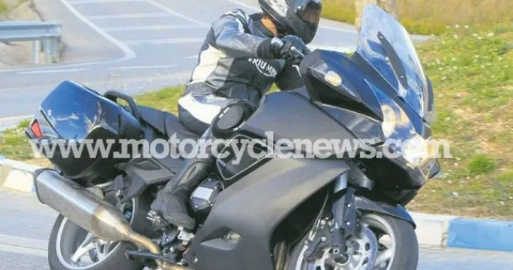 Foto spia della nuova Triumph Trophy