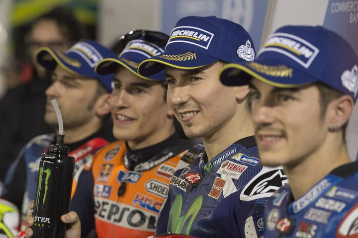 MotoGP Qatar 2016: pole a Lorenzo su Marquez; Rossi e Ducati 2a fila [Foto]