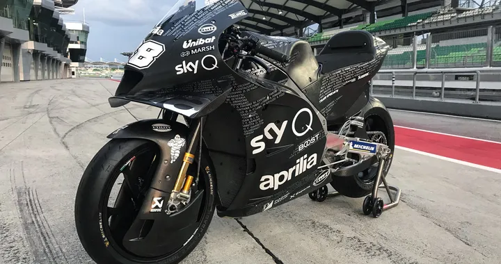 MotoGP, Aprilia a Sepang una RS-GP tutta nuova: ecco le foto