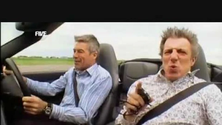 Video: Fifth Gear mette a confronto Audi R8 V10 Spyder e Porsche 911 Turbo Cabriolet