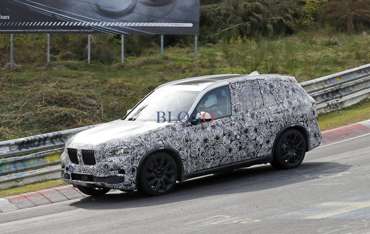 BMW X5 2018: foto spia al Nurburgring
