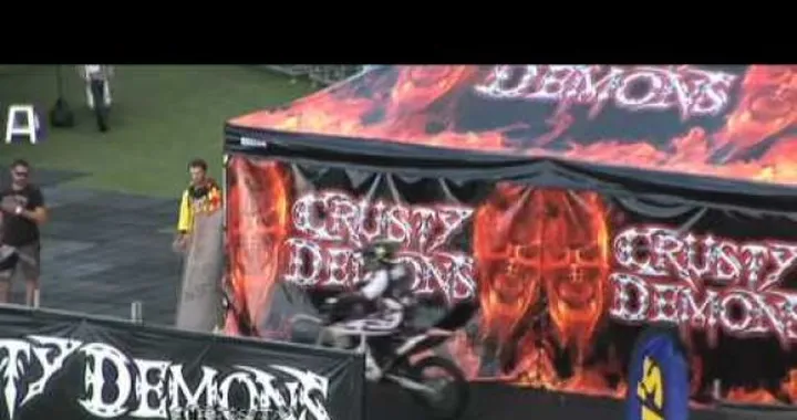 Crusty Demons Tour 2010: nuovo record mondiale di front flip per Jackson Strong