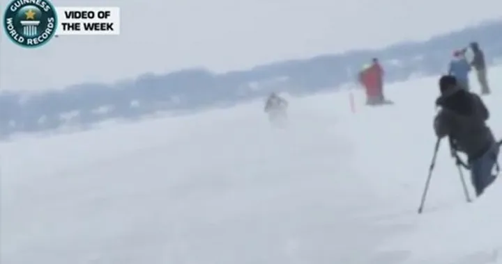 Rubrica Epic Win: su una ruota a 150 km/h sul ghiaccio /video