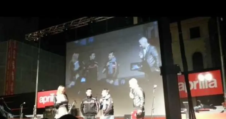 Noale festeggia Max Biaggi e l'Aprilia