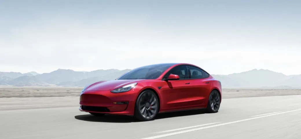 Tesla Model 3 2021: il prezzo ribassato spiazza la concorrenza?
