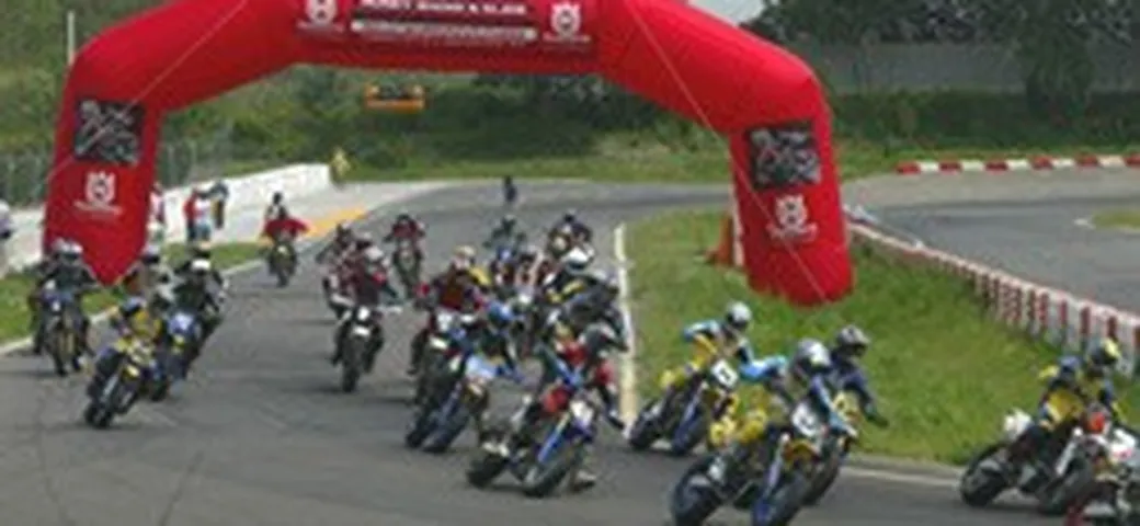 Husqvarna in derapata alla notte bianca di Milano