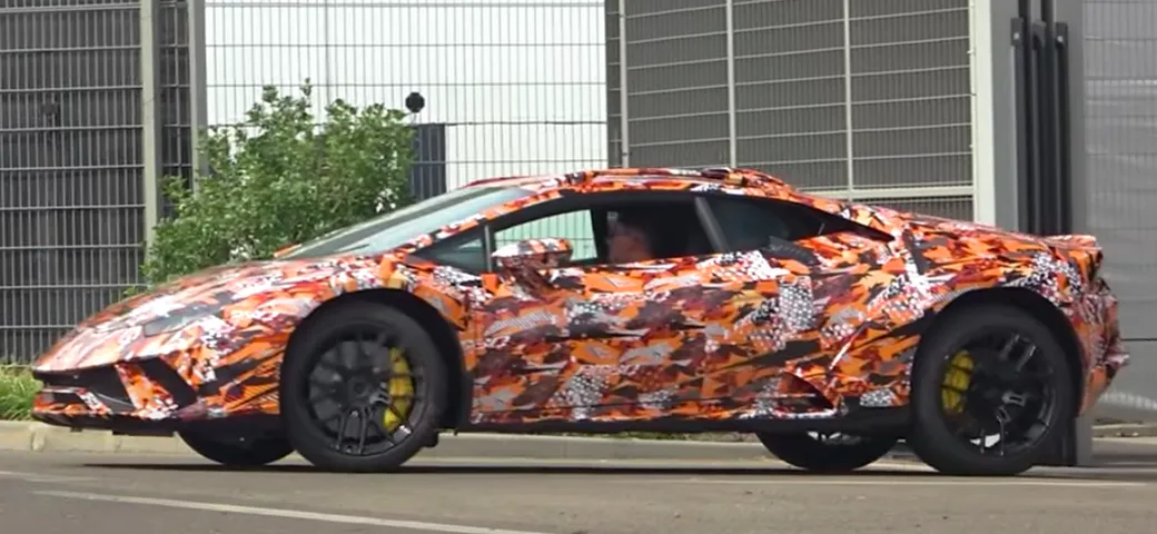 Lamborghini Huracan Sterrato: ecco il video spia