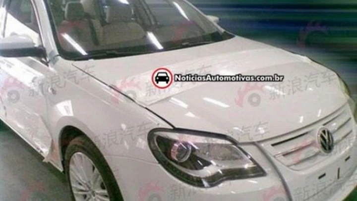 Volkswagen e-Bora: prime foto spia