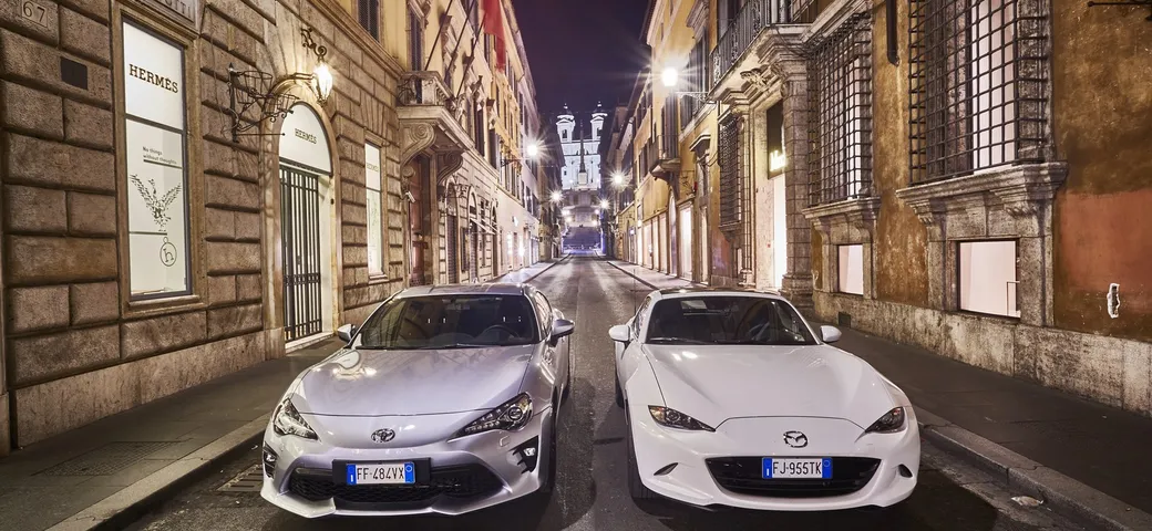 Toyota GT86 vs Mazda MX-5 RF: la prova comparativa [Video]