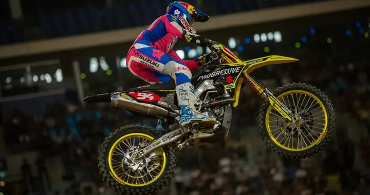 Suzuki RM-Z450: 20 anni di eccellenza nel motocross mondiale