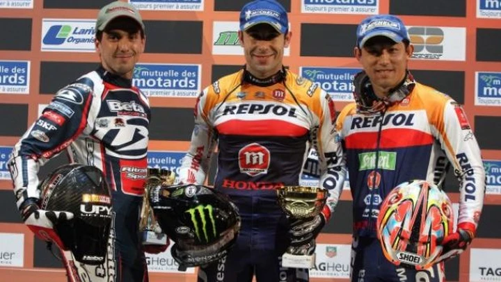 Toni Bou completa a Parigi il 'Grande Slam' nel Campionato Trial Indoor