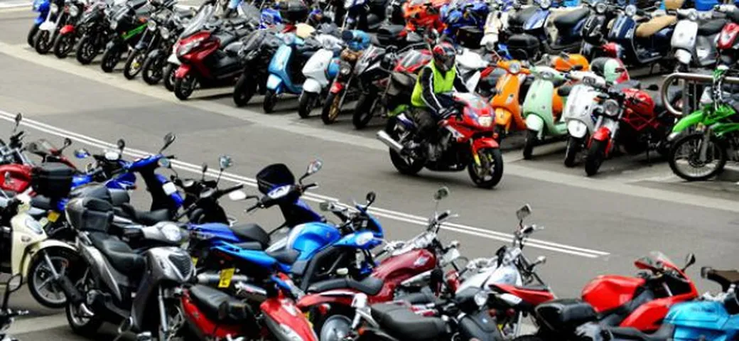 Rapporto ACI-Censis: crisi senza precedenti di auto e moto