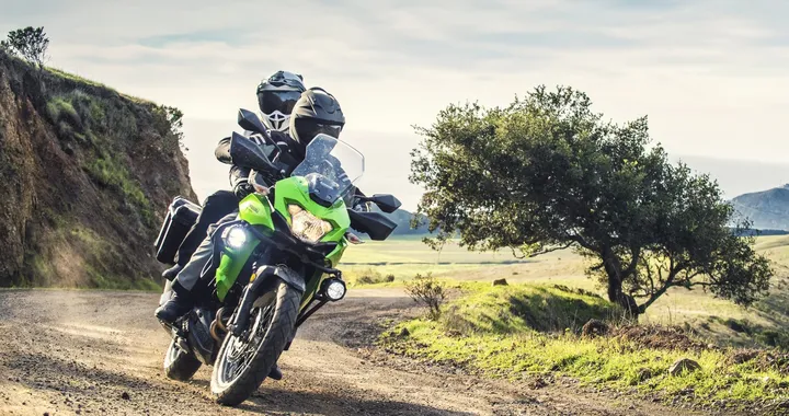 Kawasaki Versys-X 300 2017: prezzi e allestimenti