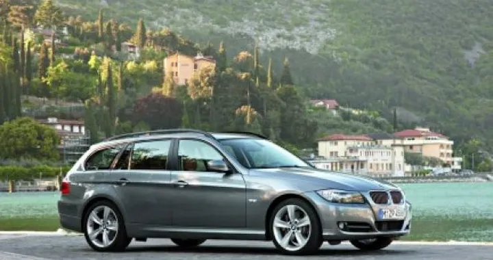 BMW Serie 3 Touring: l'auto preferita dai cani