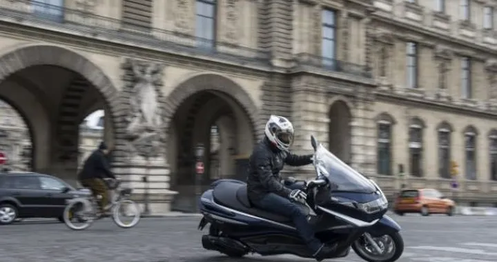 Piaggio X10 2012 - Live Test