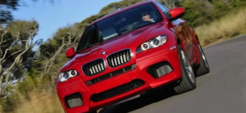 Bmw X6: con il pacchetto M-Performance, più cavalli per le xDrive35i e xDrive50i