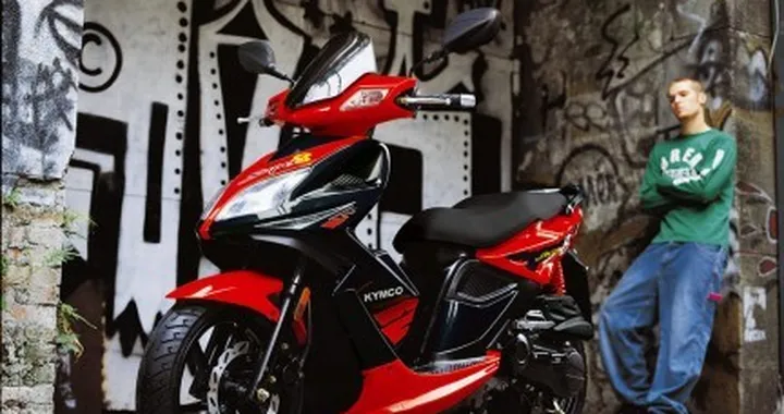 Super 8, il nuovo scooter 50cc di Kymco