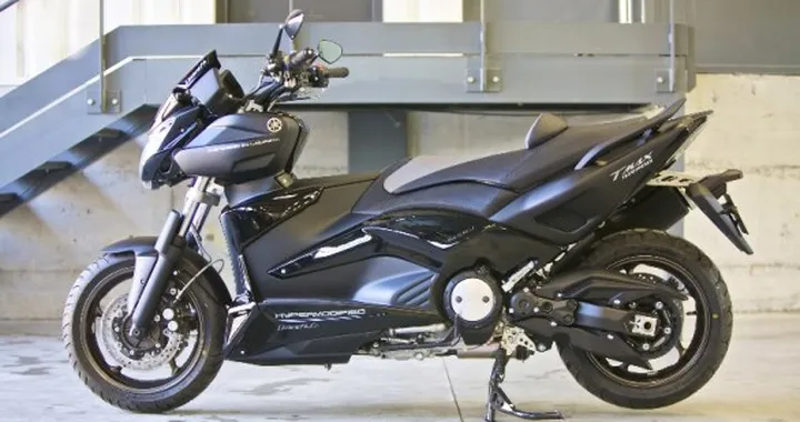 Yamaha TMAX 530 'Transformer' by Lazareth