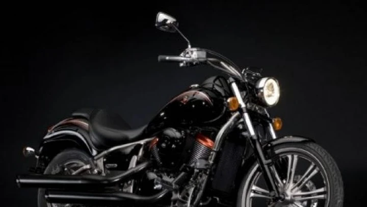 Kawasaki Vulcan 900 Ebony Special Edition