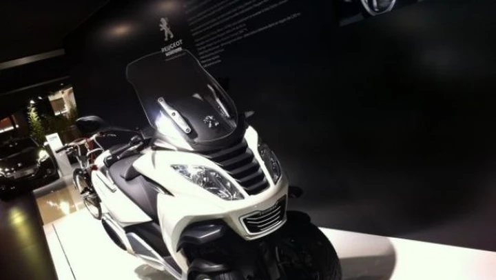 Peugeot Metropolis 400i: le immagini dal Salone di Parigi