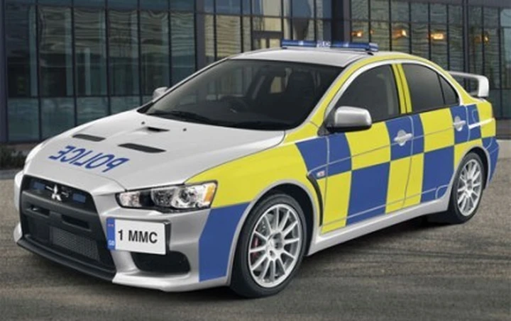 Inghilterra: Mitsubishi Lancer Evolution per la polizia