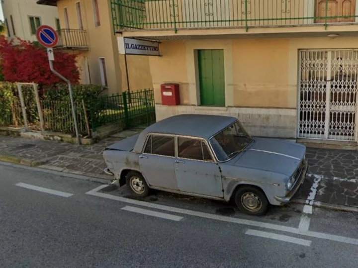 La Lancia Fulvia parcheggiata a Conegliano è stata spostata dopo 47 anni