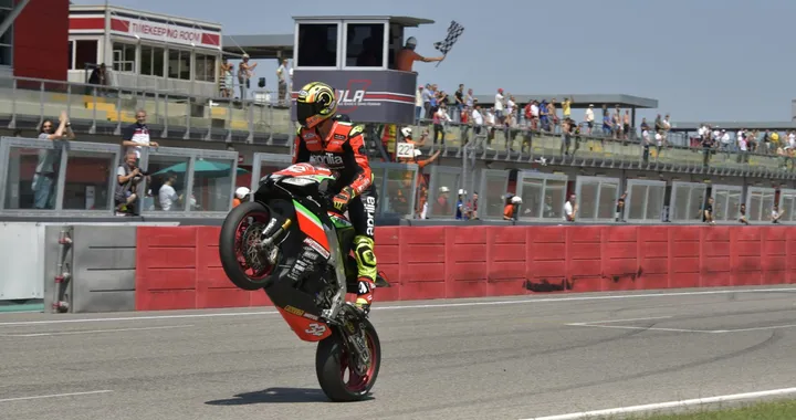 ELF CIV, a Imola doppietta di Lorenzo Savadori su Aprilia