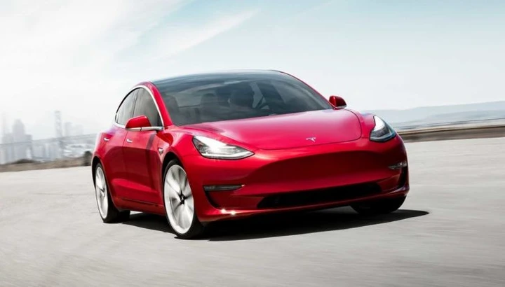 Tesla Model 3 2022: nuova versione con più autonomia, ma meno prestazioni