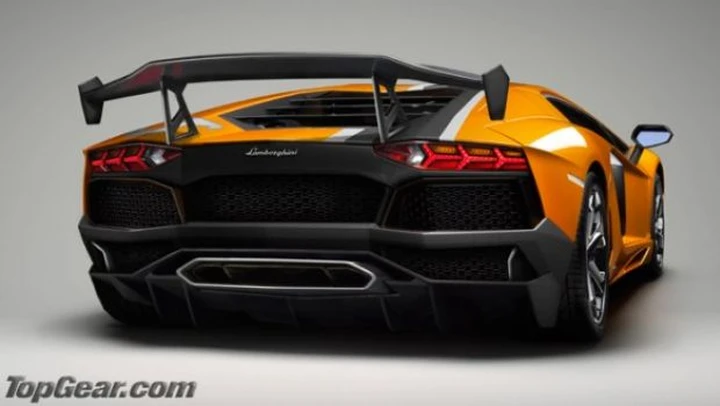 Lamborghini Aventador: Top Gear anticipa la SV
