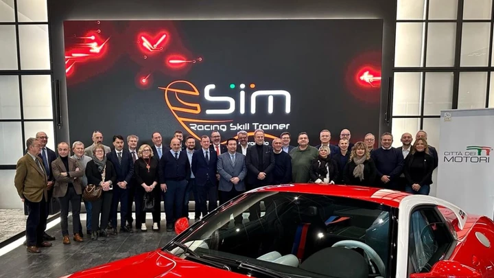 Maranello al centro del dibattito sul futuro dell’automotive: uniti per salvare il settore delle quattro ruote