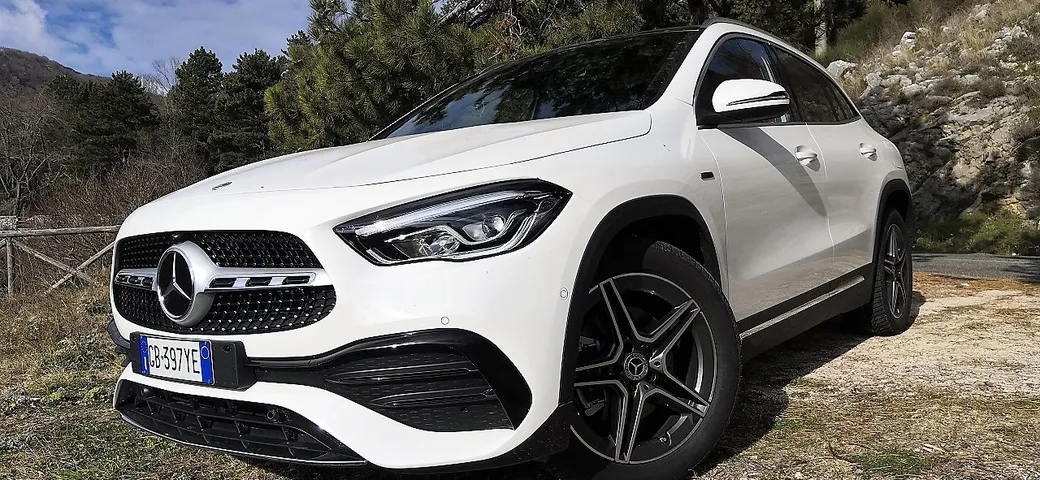 Mercedes-Benz GLA 250e: la prova su strada