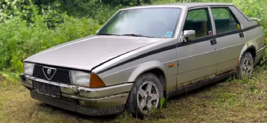 Il ritorno alla vita di un’Alfa Romeo 75 dimenticata da 19 anni [VIDEO]