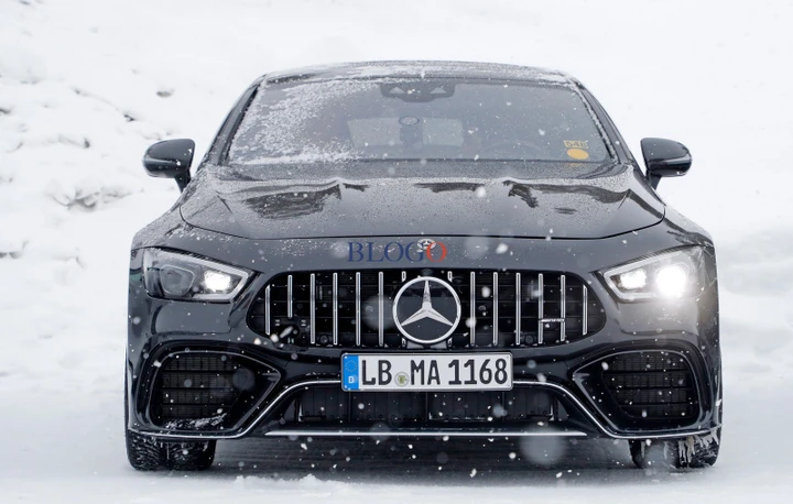 Mercedes-Benz AMG GT73 Hybrid: le foto spia