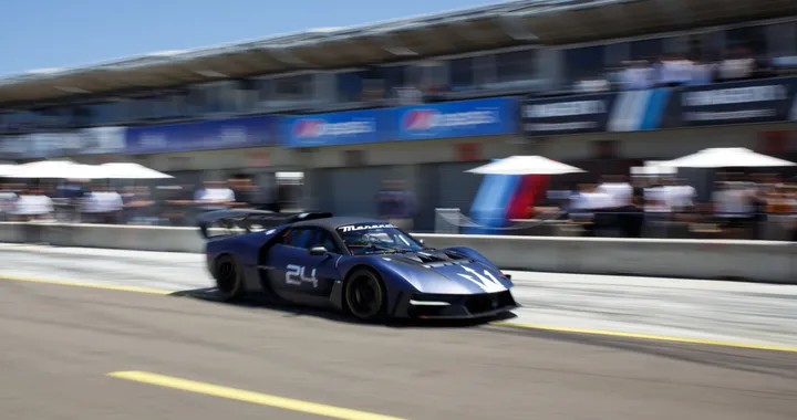 Maserati MCXtrema: a Laguna Seca la consegna al primo cliente