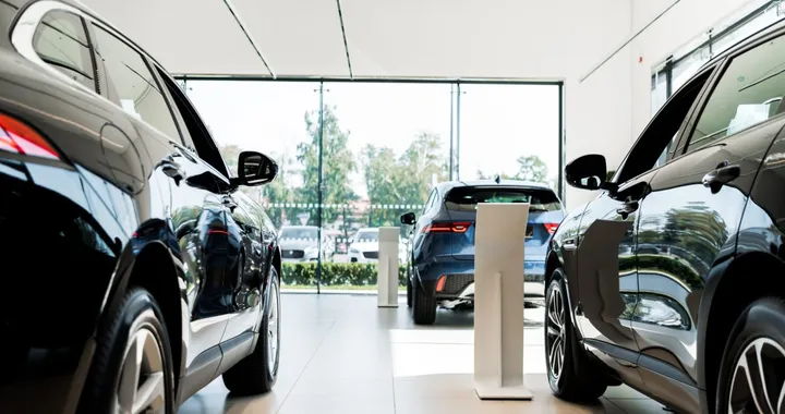 Perché il 95% degli italiani si affida ancora allo showroom per l'acquisto dell'auto