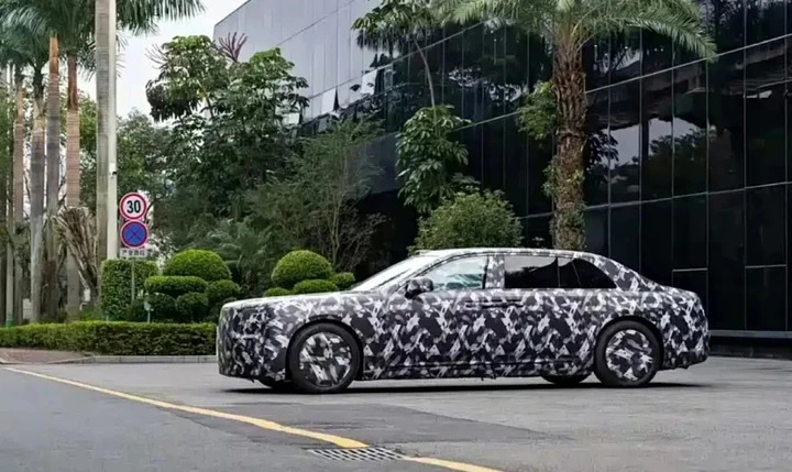 BYD prepara una limousine di lusso lunga 5,5 metri: sfida a Maybach con super prezzo