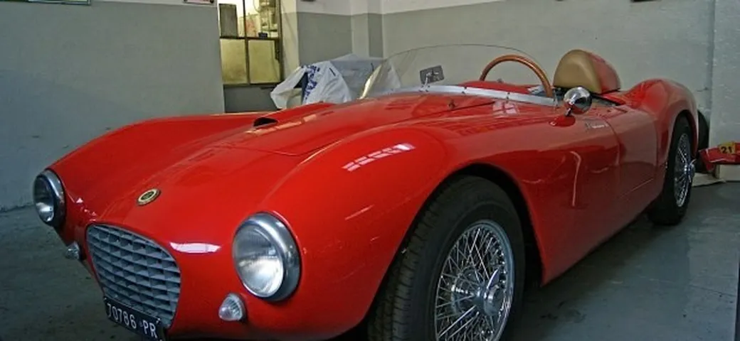 Mandarini 1100 Sport: fascino italiano