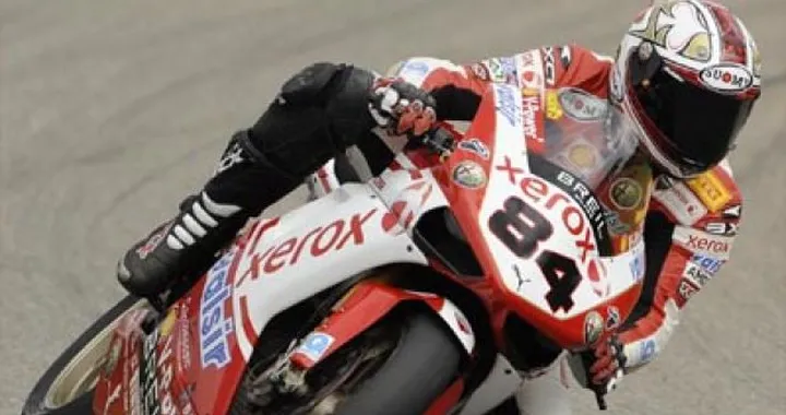 WSBK: uragano Fabrizio primo sotto la pioggia di Portimao