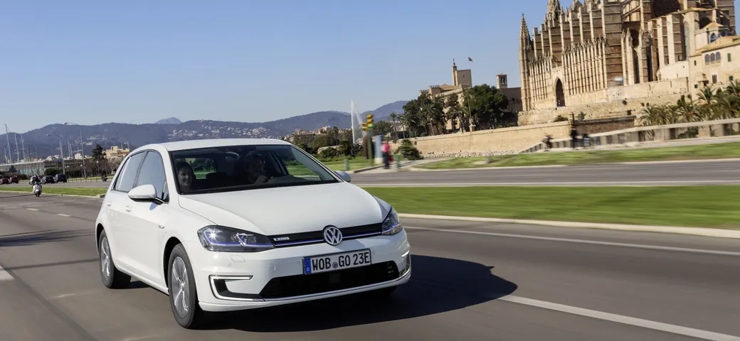 Volkswagen e-Golf e Golf GTE 2017: prima prova