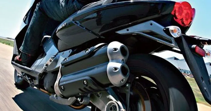 Motociclismo prova il nuovo Gilera GP800