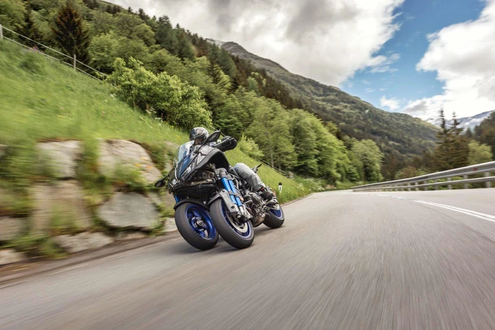 Nuova Yamaha Niken: primo contatto