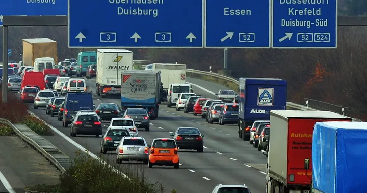 Quali sono i limiti di velocità in Europa: ecco i limiti da rispettare Stato per Stato