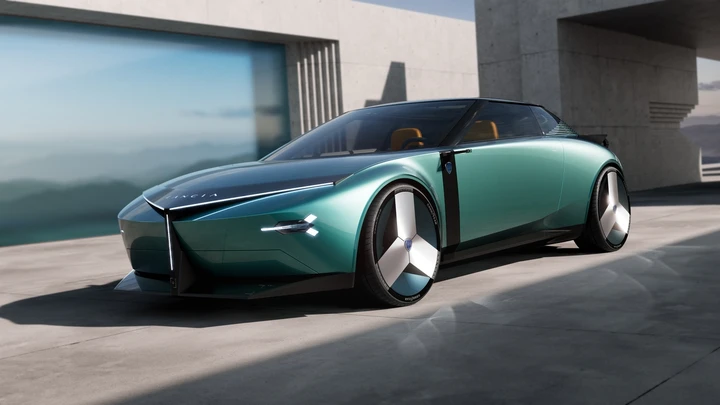 Lancia Pu+Ra HPE: ecco la prima vettura della nuova era del marchio [FOTO]