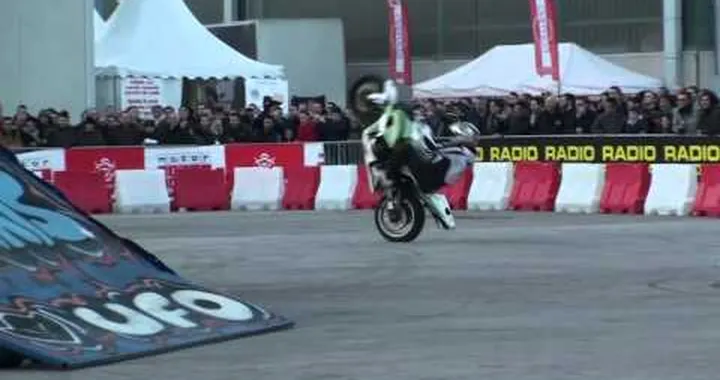 Emanuele freddo Fiera di Verona 2011.mp4